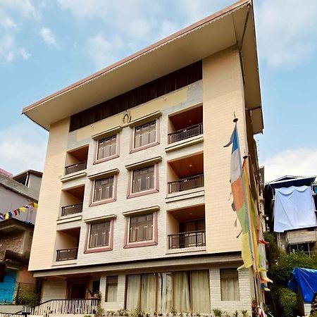 Отель Lingmoo Residency Ravangla Экстерьер фото