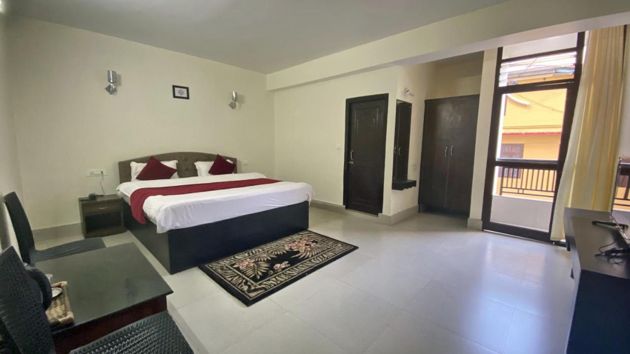 Отель Lingmoo Residency Ravangla Экстерьер фото