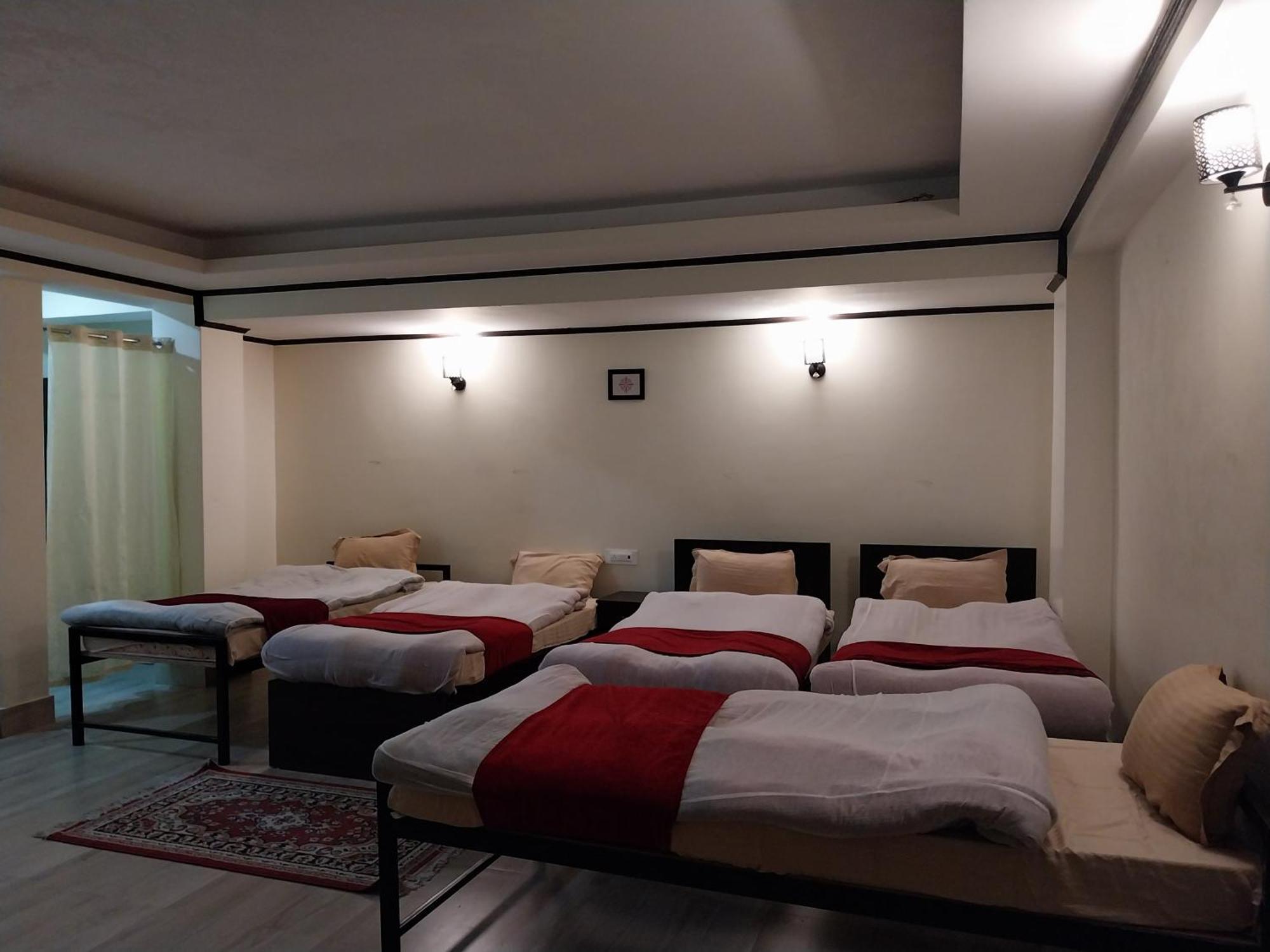 Отель Lingmoo Residency Ravangla Экстерьер фото